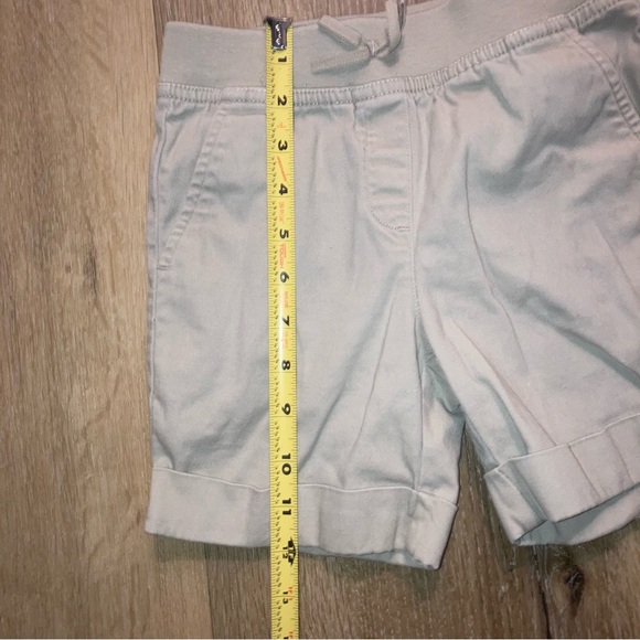 Izod Girls Khaki Shorts | Size 7 - Picture 7 of 7
